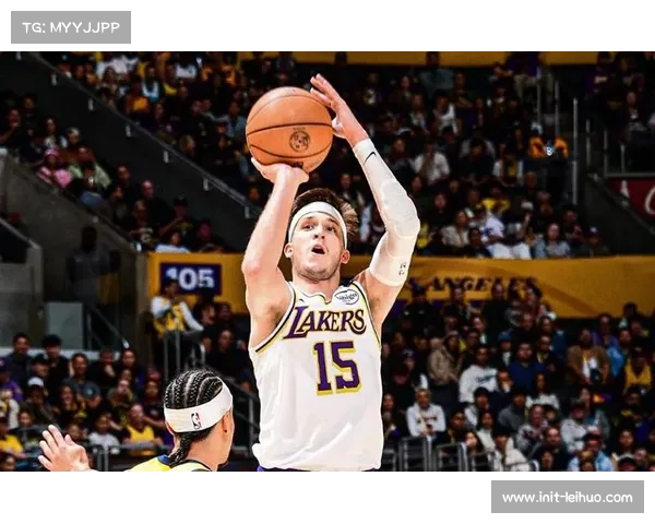 里夫斯成为湖人本世纪第五位单场得分突破50的球员 里夫斯成为湖人本世纪第五位单场得分突破50的球员